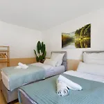 Deluxe In Ruhiger Lage شقة *